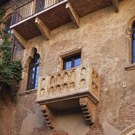 Vitti'S Home Verona 4 - Apartment Bagian luar foto