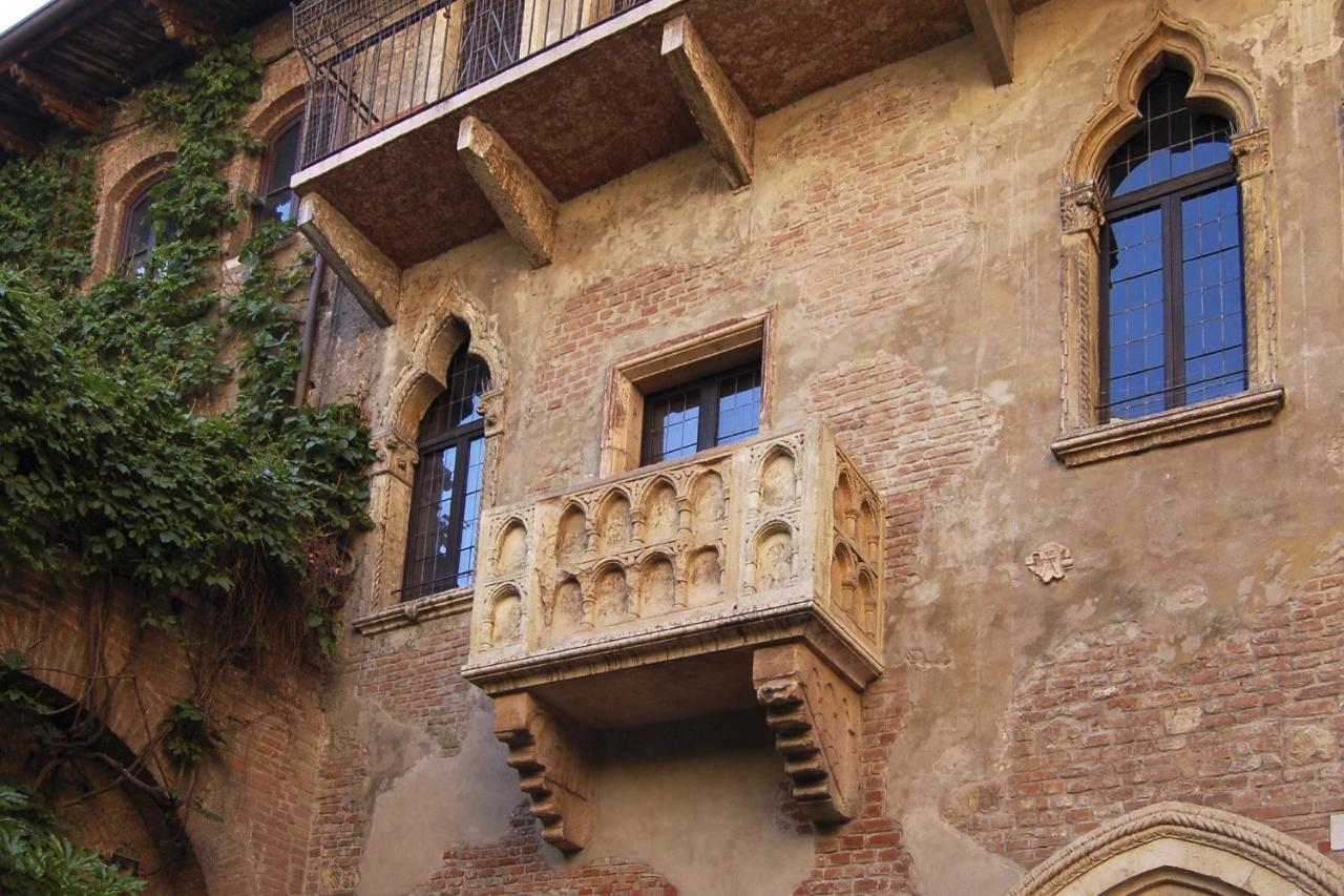 Vitti'S Home Verona 4 - Apartment Bagian luar foto